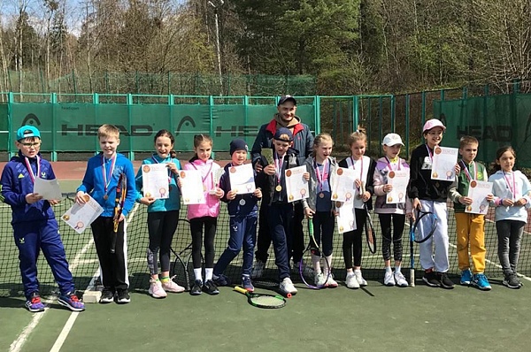 Сосенские теннисисты приняли участие в учебно-тренировочных сборах